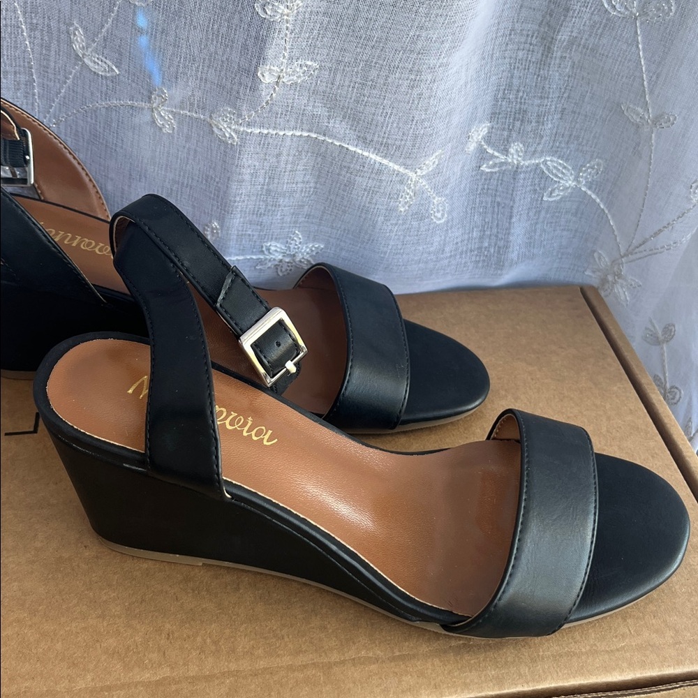 Monrovia NEW Black Dress Wedge Sandals Ankle Strap Wedge Heel Women’s Sz 7 - Picture 2 of 10
